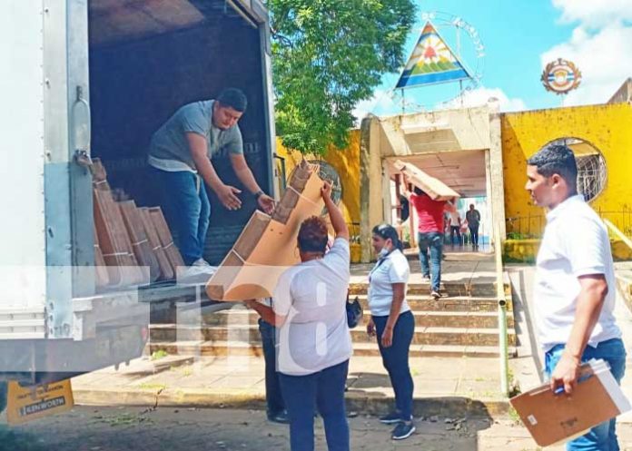 Entrega de material electoral en Carazo