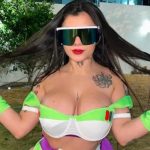 Karely Ruiz derrite a sus seguidores posando con coqueto disfraz Karely enciende la red con coqueto disfraz de 'Buzz Lightyear'