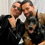 ¡Candente! En pleno concierto Marc Anthony besa y se arrodilla ante Maluma
