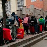 Creen las "colas de hambre" en España por el alto costo en los alimentos