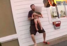 ¡Clase imprudencia! Policía de Florida dispara a hombre con bebé como escudo ¡Clase imprudencia! Policía de Florida dispara a hombre con bebé como escudo