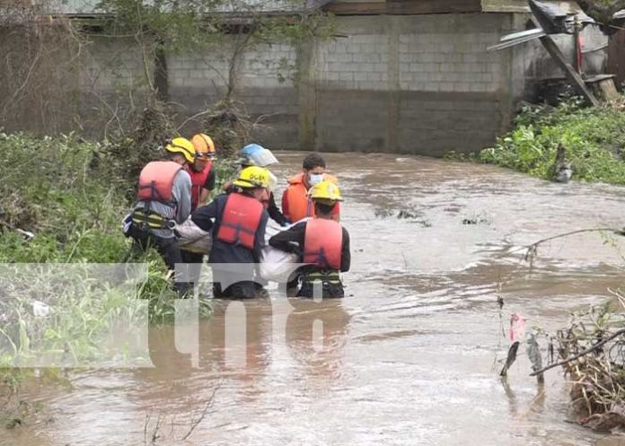 Extraen cuerpo de un hombre que murió por la corriente en una quebrada de Estelí