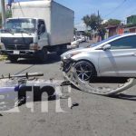 Velocidad y «tirarse» el Alto provoca otro choque más en Managua Accidente de tránsito frente a la Coctelería Fuente de Vida, en Managua