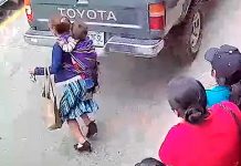 Trágica escena de una madre en Guatemala que vio morir a su pequeño hijo Trágica escena de una madre en Guatemala que vio morir a su pequeño hijo
