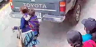 Trágica escena de una madre en Guatemala que vio morir a su pequeño hijo