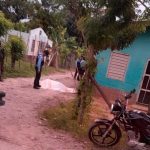 Tras una acalorada discusión hijo le pega un tiro a su padre en Honduras En medio de un pleito hijo mata a su padre de un escopetazo en Honduras
