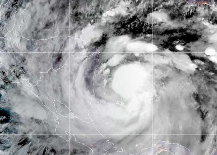 huracan1 Julia se fortalece y se convierte en huracán categoría 1