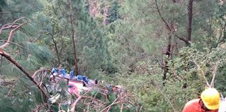 Sangriento accidente en la India deja al menos a 25 personas muertas