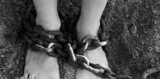 24 hombres raptan, violan y prostituyen a una niña de 13 años en Inglaterra