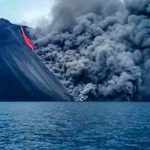 Alerta naranja en Italia tras impresionante erupción del volcán Stromboli Alerta naranja en Italia tras impresionante erupción del volcán Stromboli