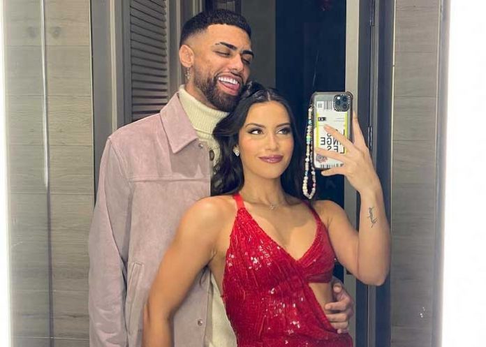 Jay Wheeler le pide matrimonio a su novia en el Coliseo de Puerto Rico