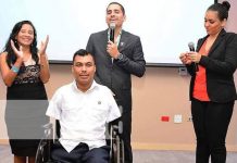 Jonathan Velásquez: Sin brazos ni piernas, pero con Dios a su lado onathan Velásquez, sobreviviente de descarga eléctrica