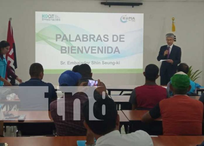Kopia Nicaragua entrega maquinarias a productores del INTA