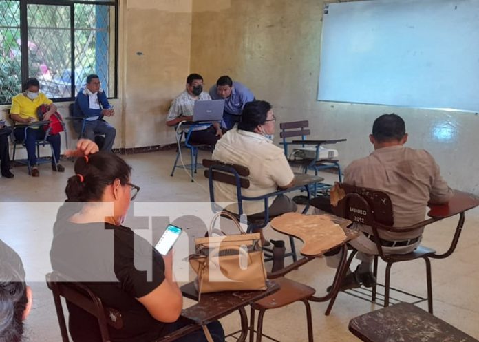 Docentes de Managua estudian la prevención del femicidio