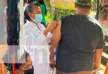 Aplican dosis anticovid-19 en la zona 7 de Ciudad Sandino, Managua Aplican dosis anti Covid-19 en la zona 7 de Ciudad Sandino, Managua