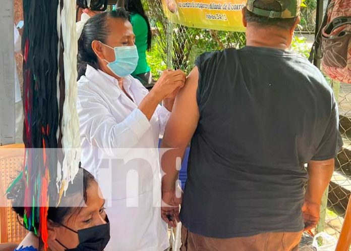 Aplican dosis anti Covid-19 en la zona 7 de Ciudad Sandino, Managua