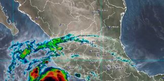 Huracán Roslyn se intensificó a categoría 3 azotando el pacífico de México