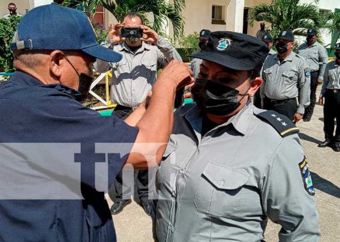 Asciende en grado a funcionarios públicos del MIGOB en el Caribe Sur