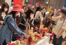 Nicaragua presente en el Bazar Latinoamericano y caribeño en Japón Puesto de Nicaragua con artesanías típicas