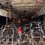 12 niños mueren calcinados dentro de un bus en llamas en Pakistán 12 niños mueren calcinados dentro de un bus en llamas en Pakistán