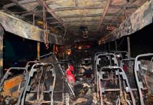 12 niños mueren calcinados dentro de un bus en llamas en Pakistán