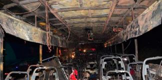 12 niños mueren calcinados dentro de un bus en llamas en Pakistán