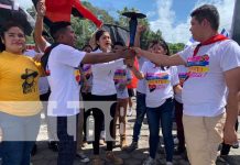Militancia Sandinista deposita flores en honor a Pedro Aráuz Palacios Homenaje a Pedro Aráuz Palacios desde Diriomo
