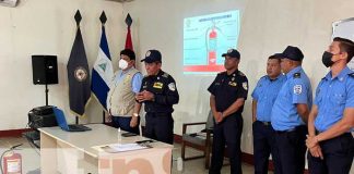 Comerciantes de pólvora de Managua reciben capacitación
