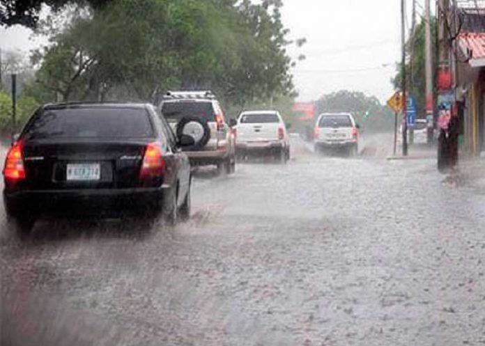 Fuerte lluvia sobre Managua, Nicaragua
