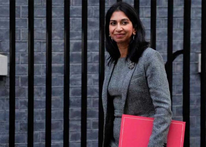 En plena crisis política renuncia la ministra del Interior de Reino Unido