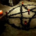 Dos jóvenes desmembraron a sus madres en un ritual satánico en Argentina