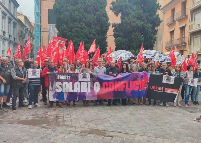 Exigen negociaciones a favor de aumentos salariales en España