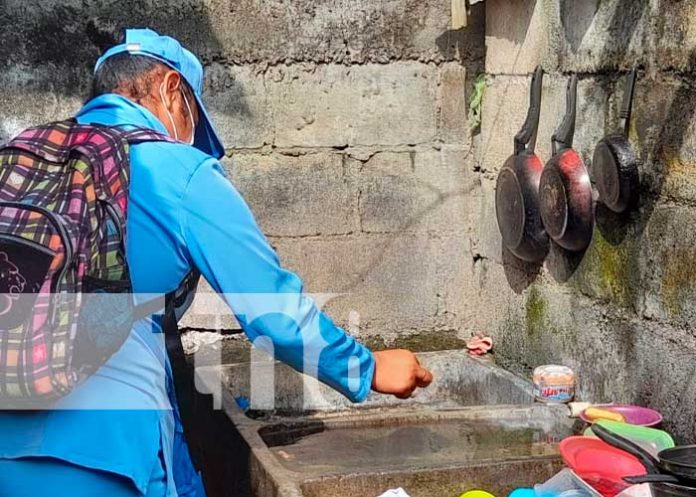 MINSA destruye criaderos y aplica BTI en barrios del Distrito V de Managua
