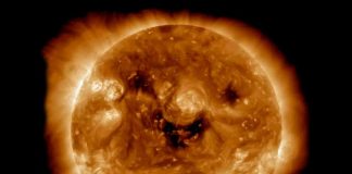 La NASA capta una imagen de la 'sonrisa' del Sol 
