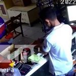 ¡Parecía baboso! Captan a ladrón en tienda de celular en Juigalpa (VIDEO) Robo de celular en una tienda de Juigalpa, Chontales