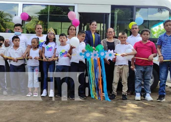 Transporte para movilizar estudiantes en escuela de El Viejo, Chinandega