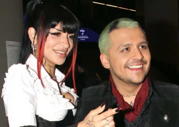 Christian Nodal muestra lo mucho que está enamorado de Cazzu (VIDEO)