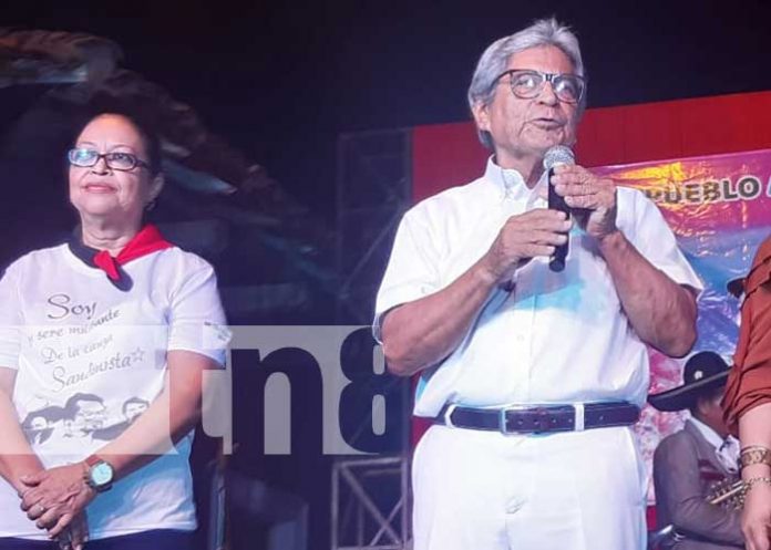 Granada estalla de júbilo: ¡El Pueblo Alcalde!