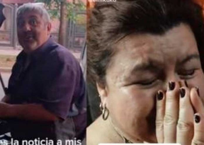 Su hija se graduó y de la emoción los padres se sueltan en llanto