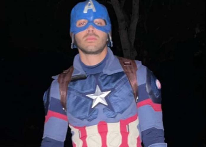 Prince Royce causa revuelo tras mostrar sus pompis en Halloween