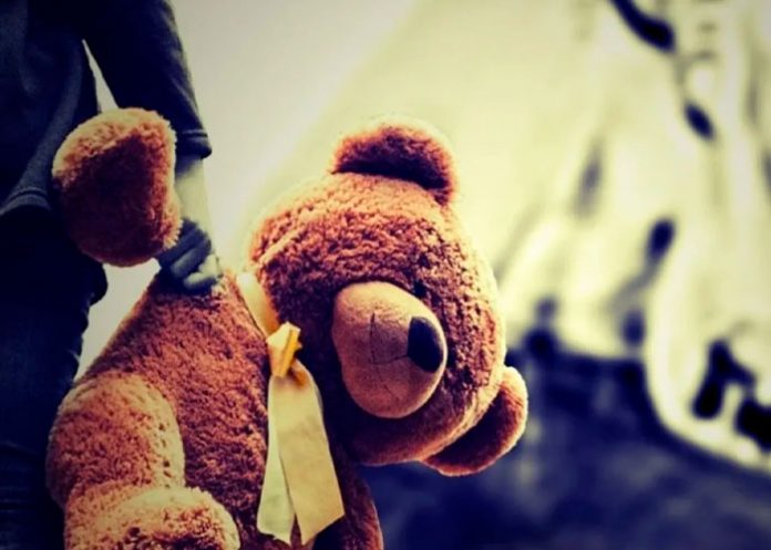 Niño de 9 años graba a su padrastro mientras lo abusaba en Brasil