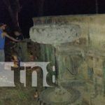 Tractor lleno de cortadores de café en La Dalia se da vuelta y deja varios lesionados