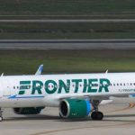 Estados Unidos, sujeto amenaza a una tripulación de un avión con un cúter