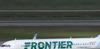 Estados Unidos, sujeto amenaza a una tripulación de un avión con un cúter