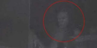 ¡De terror! Mujer capta en fotos un aterrador demonio en su casa
