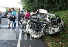 Vive de milagro después de tremendo impacto contra rastra en Diriamba Vive de milagro después de tremendo impacto contra rastra en Diriamba
