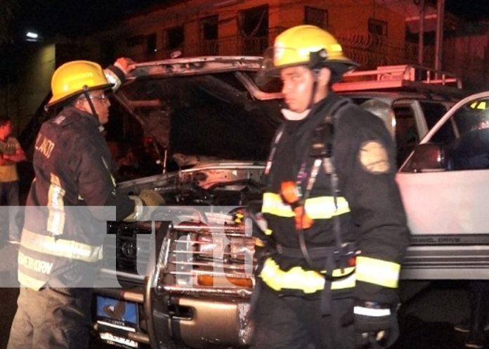 Hombre muere dentro de su vehículo en el barrio Santa Ana, Managua