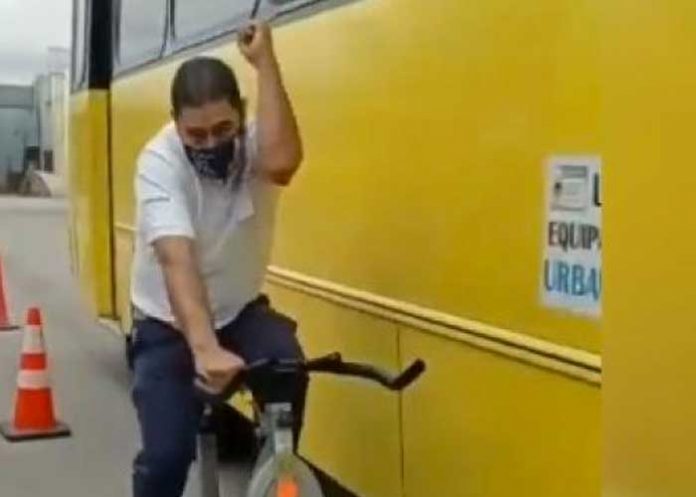 Someten a conductores de autobús a sentir el temor de los ciclistas