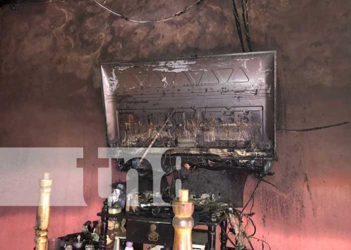 Aparente cortocircuito provoca incendio en vivienda de Nagarote