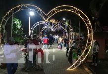 Inauguración de luces navideñas en el parque central de Carazo Foto: Inauguración de luces navideñas en el parque central de Carazo / TN8